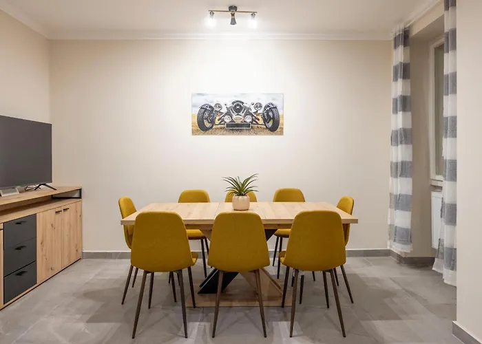 Deluxe & Grand Z15 Residence In A Prime Location